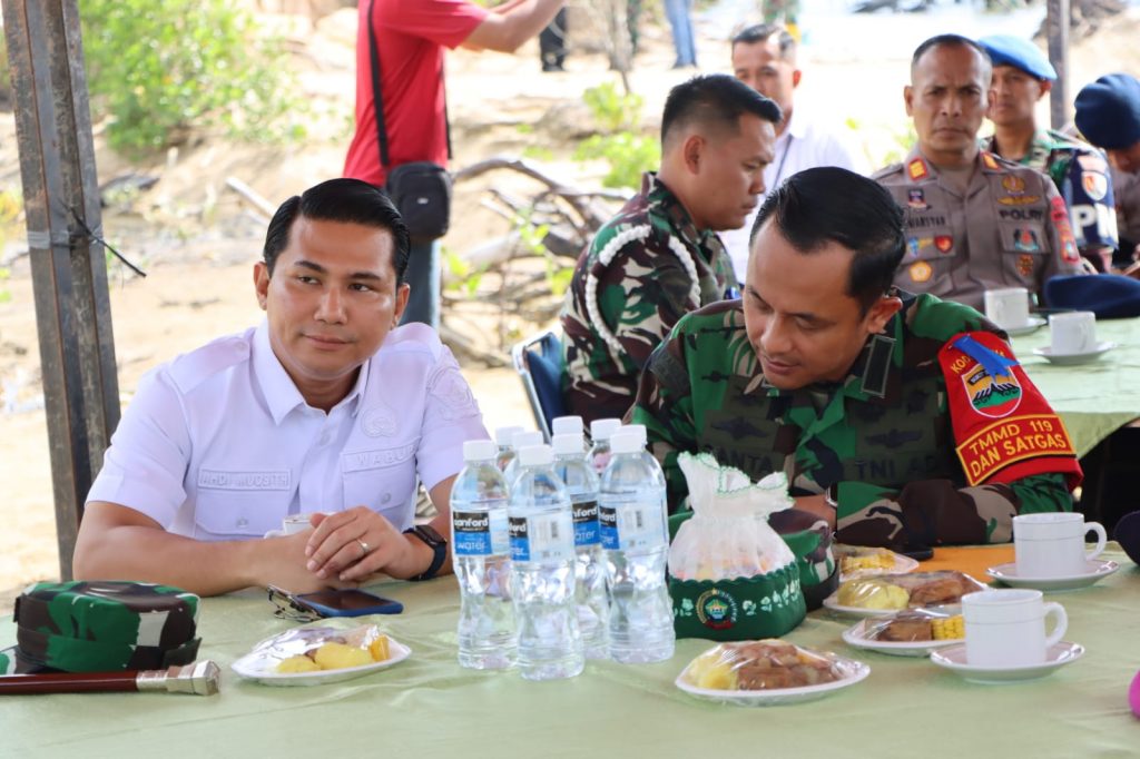 TMMD 119, Wabup Bintan Bersama Dandim 0315 Tanjungpinang dan FKPD Tanam 2.000 Bibit Mangrove.