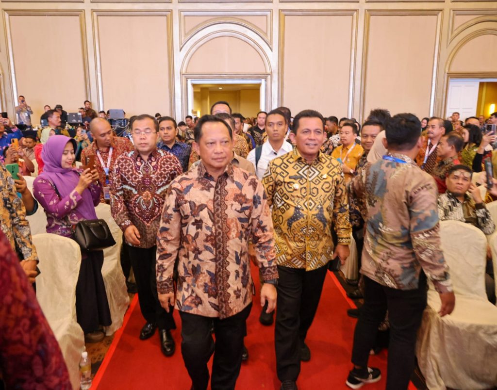 Gubernur Kepri Didampingi Mendagri Buka Rakornas Dukcapil 2024 di Kota Batam.