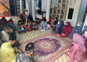 Bawaslu Salurkan Bantuan Paket Sembako di Panti Asuhan Insan Cita.