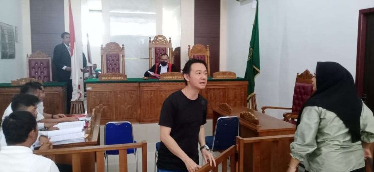 Jual Mikol Tanpa Izin, Pemilik Star Pool Cafe di Bintan Divonis Denda Rp5 Juta.