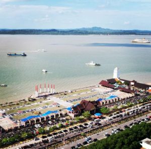 Panggung Rakyat Putri Kemuning Costal Area, Destinasi Wisata Wajib Dikunjungi saat ke Karimun