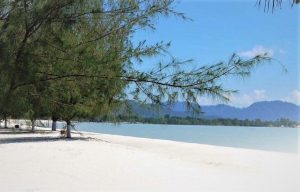 Wisata Pantai Pongkar Karimun Destinasi Wisata Alam yang Mempesona