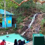 Destinasi Wisata Air Terjun Pongkar Karimun Tampilkan Pesona Alam yang Masih Asri