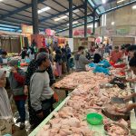 Warga Padati Pasar Bincen Tanjungpinang Beli Kebutuhan Pokok Lebaran