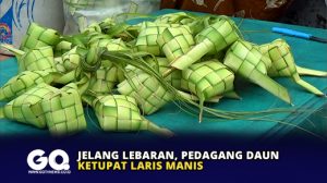 Jelang Lebaran, Pedagang Daun Ketupat Laris Manis