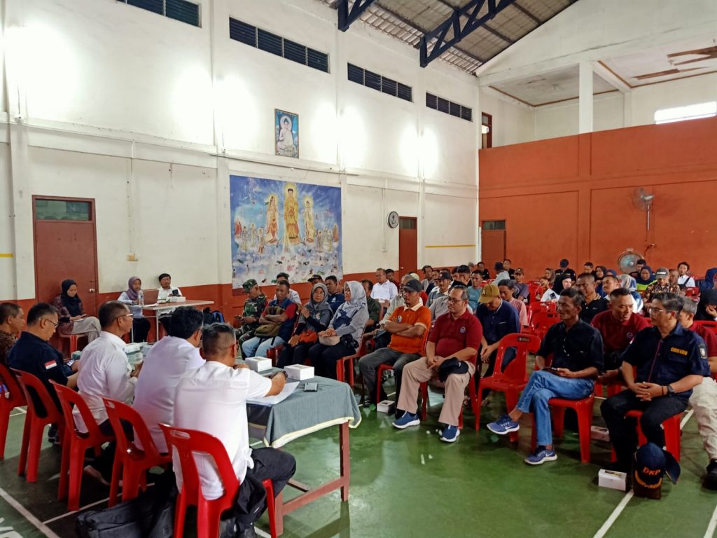 Sosialisasi Gerakan Bulan Cinta Laut di Kota Batam. 