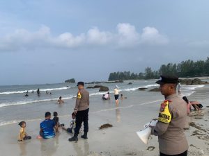 Libur Akhir Pekan, Polres Bintan Gelar Patroli di Objek Wisata Pantai