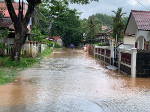 Diguyur Hujan Deras, Jalan Damai Tanjungpinang Terendam Banjir