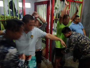 Petugas Lapas Narkotika Tanjungpinang Gelar Razia Kamar Hunian WBP