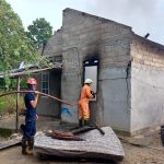 Diduga Korsleting listrik, Satu Unit Rumah di Desa Gunung Kijang Ludes Terbakar