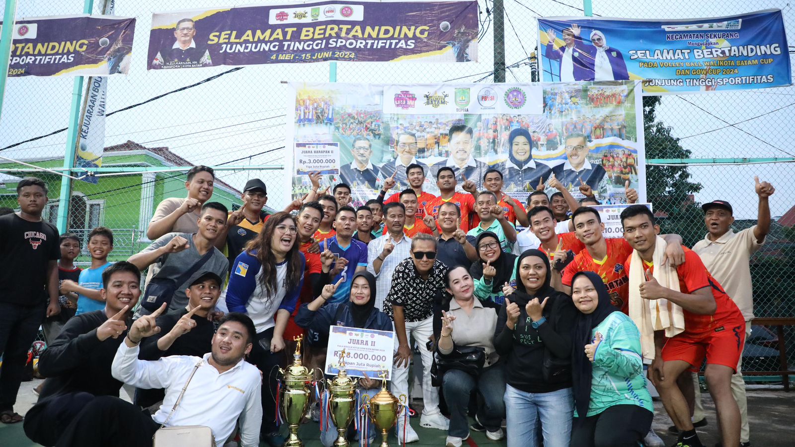 Raih Juara 1, BP Batam Bawa Pulang Piala Bergilir Kejuaraan Voli Walikota Batam 2024.