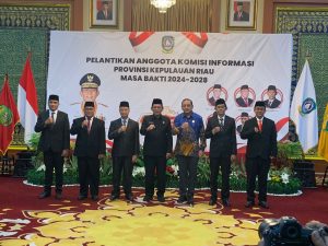 Gubernur Lantik Lima Anggota Komisi Informasi Kepri Priode 2024-2028
