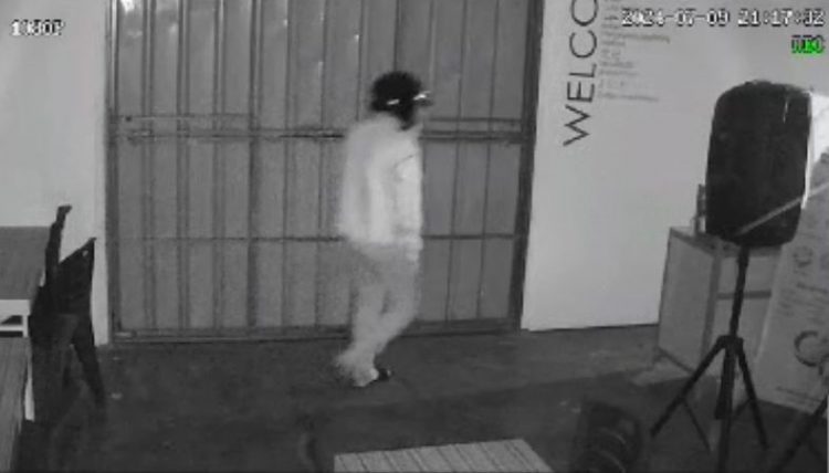 Maling di Cafe Vegas Tanjungpinang Terekam CCTV, Sejumlah Barang Berharga di Gasak Pelaku.