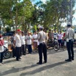 Polisi Tegur Belasan Pengendara Motor yang Tidak Gunakan Helm di Bintan Timur