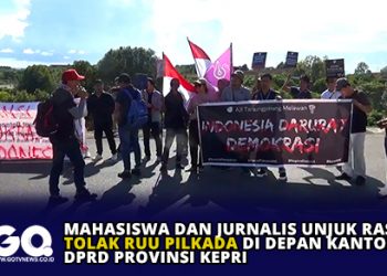 Mahasiswa dan Jurnalis Unjuk Rasa Tolak RUU Pilkada di Depan Kantor DPRD Provinsi Kepri