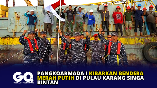 Pangkoarmada I Kibarkan Bendera Merah Putih di Pulau Karang Singa Bintan