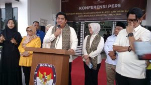 Daftar ke KPU Bintan, Pasangan Calon Robi – Debi Didukung 11 Partai