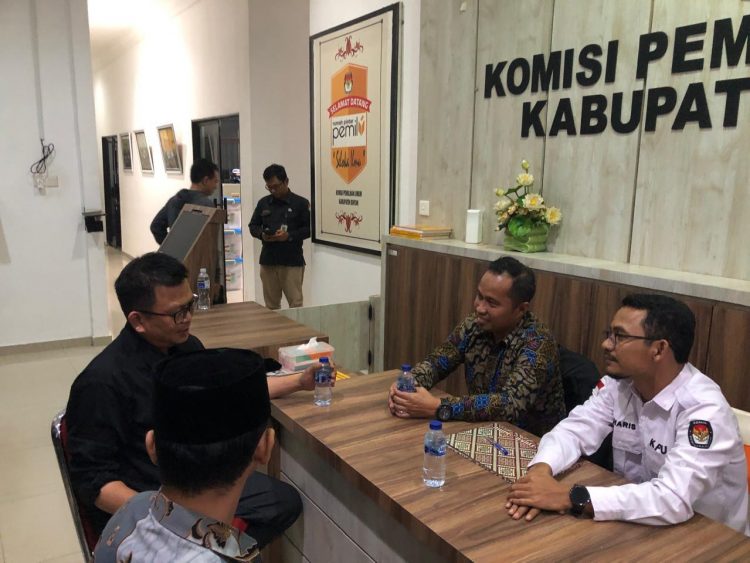 Bacawabup Bintan Bikin Kejutan di KPU.