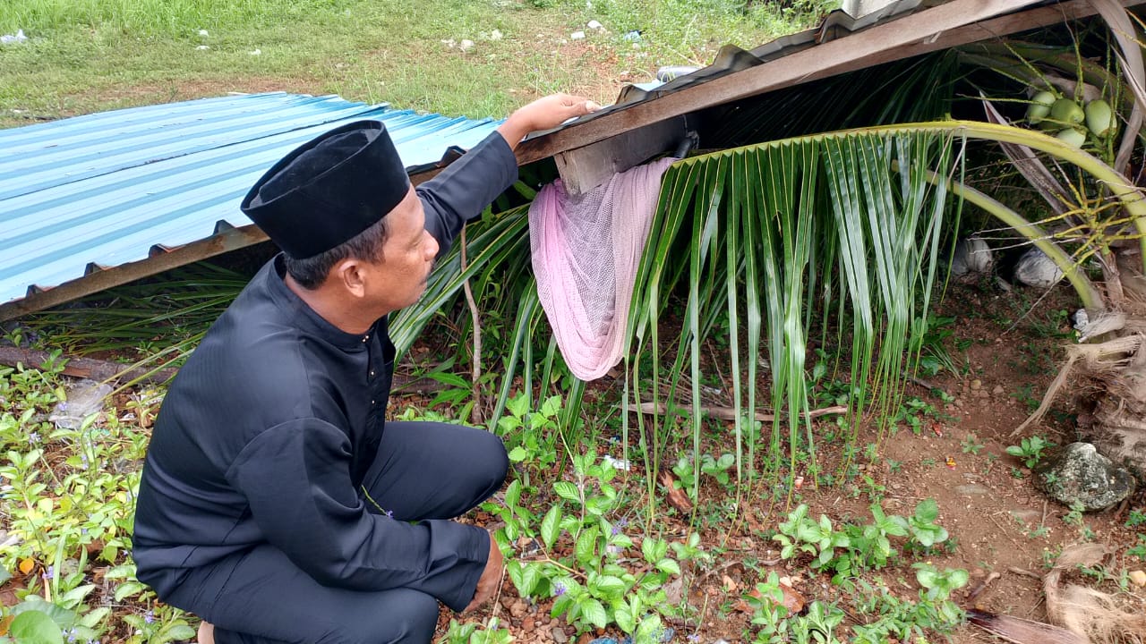 Bayi Terbang 50 Meter Disapu Angin Kencang di Desa Air Glubi Bintan.