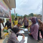 Bantu Warga Pesisir, Polsek Bintan Timur Jual Beras Murah di Desa Mantang lama