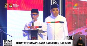 Debat Perdana, Paslon 01 Iskandarsyah-Rocky Bawole Paparkan Visi-Misi