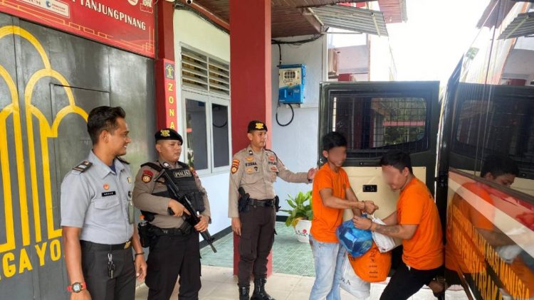 Rutan Tanjungpinang Pindahkan Dua Tahanan ke Lembaga Pemasyarakatan.