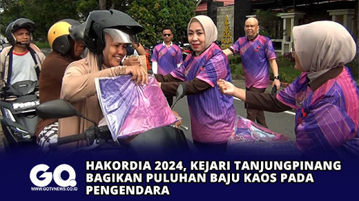 Hakordia 2024, Kejari Tanjungpinang Bagikan Puluhan Baju Kaos Pada Pengendara