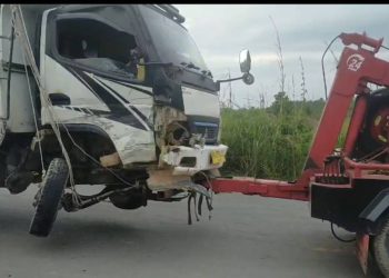 Mobil Avanza dan Truk Sawit Terlibat Lakalantas di Jalan Galang Batang.