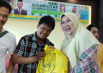 Ratusan Penyandang Disabilitas di Tanjungpinang Dapat Bantuan Sembako.