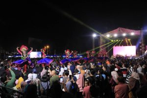 Ribuan Masyarakat Bereuforia, Gemerlap Malam Puncak Hari Jadi Ke 76 Kabupaten Bintan