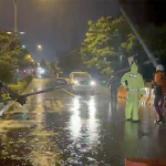 Lampu Merah Roboh Akibat Longsor, Jalan D.I Panjaitan Macet Parah