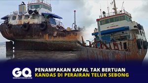Penampakan Kapal Tak Bertuan Kandas di Perairan Teluk Sebong