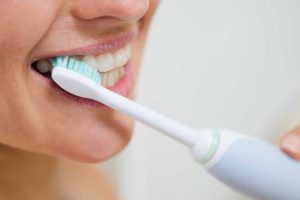 Sikat Gigi Setelah Sarapan Pagi Berbahaya, Benarkah?