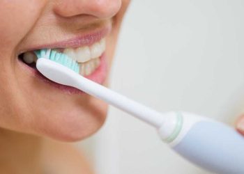 Sikat Gigi Setelah Sarapan Pagi Berbahaya, Benarkah?