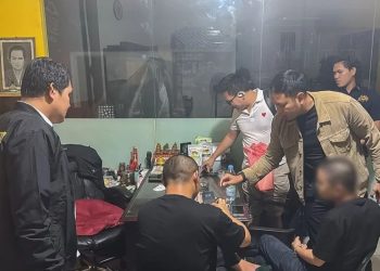 Imigrasi Amankan Dua WNA China Terkait Konten Viral Uang di Paspor
