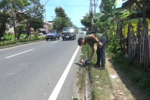 Motor Tabrak Lori Parkir di Km 7, Pengendara Terpental dan Dilarikan ke Rumah Sakit