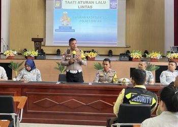 Satlantas Polres Bintan Sosialisasikan Tertib Lalu Lintas dan Bagikan Sembako di PT BAI
