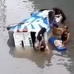 Gagal Salip Truk, Ambulans Pembawa Jenazah Terjun ke Sungai di Jembrana