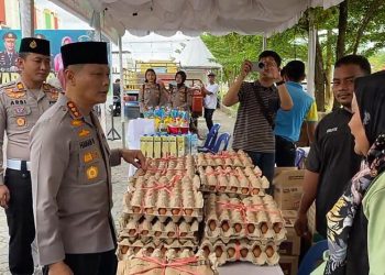 Ringankan Beban Warga, Polresta Tanjungpinang dan Bhayangkari Gelar Bazar Murah