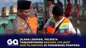 Jelang Lebaran, Polresta Tanjungpinang Bagikan Life Jaket dan Pelampung ke Penambang Pompong
