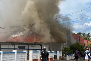 Dua Rumah Dinas PPLP Tanjung Uban Terbakar, Diduga Api Berasal dari Dapur