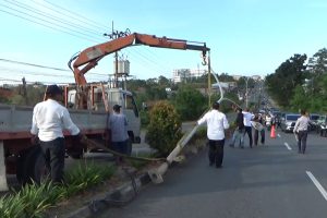 Tiang Lampu PJU di Tanjungpinang Nyaris Tumbang Ditabrak Lori