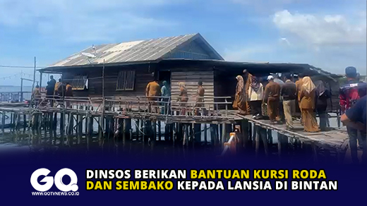 Dinsos Berikan Bantuan Kursi Roda dan Sembako Kepada Lansia di Bintan.