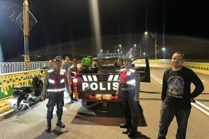 Polisi Amankan 18 Orang Saat Minum Alkohol di Jembatan Dompak, Didenda Rp350 Ribu