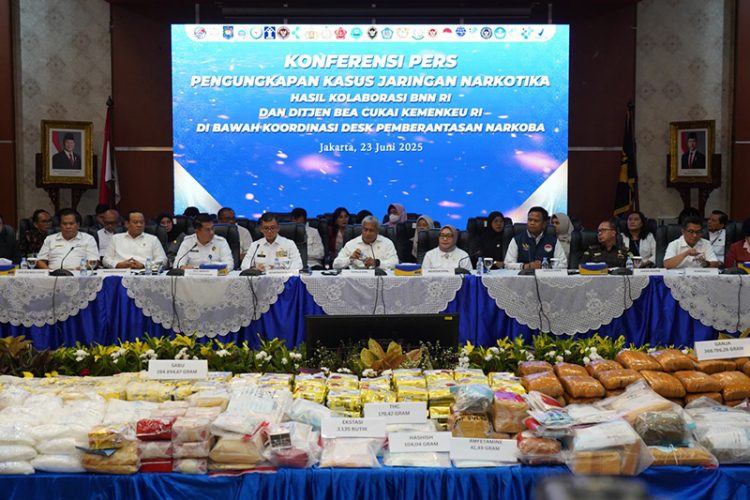 BNN dan Bea Cukai Berhasil Ungkap 172 Kasus Narkotika dalam 3 Bulan