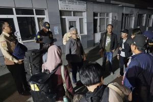 Kemlu Lanjutkan Evakuasi WNI dari Iran, Pemulangan Bertahap Dimulai Hari Ini