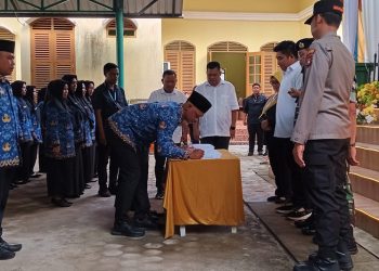 Lantik 53 PPPK di Kecamatan Tambelan, Roby Minta Berikan Pelayanan Terbaik untuk Masyarakat
