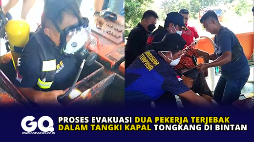 Proses Evakuasi Dua Pekerja Terjebak Dalam Tangki Kapal Tongkang di Bintan.