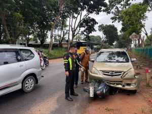 Lakalantas di KM 25 Jalan Nusantara Kijang, Pengendara Motor Alami Patah Kaki