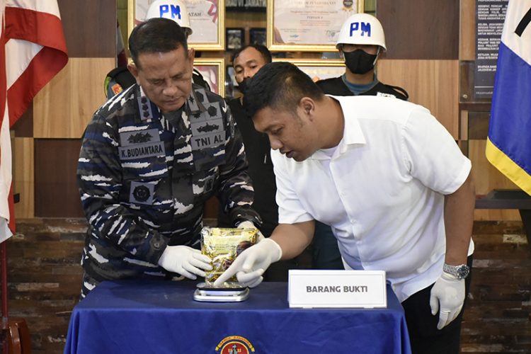 TNI AL Gagalkan Penyelundupan Narkoba Lewat Pelabuhan Rakyat di Batam